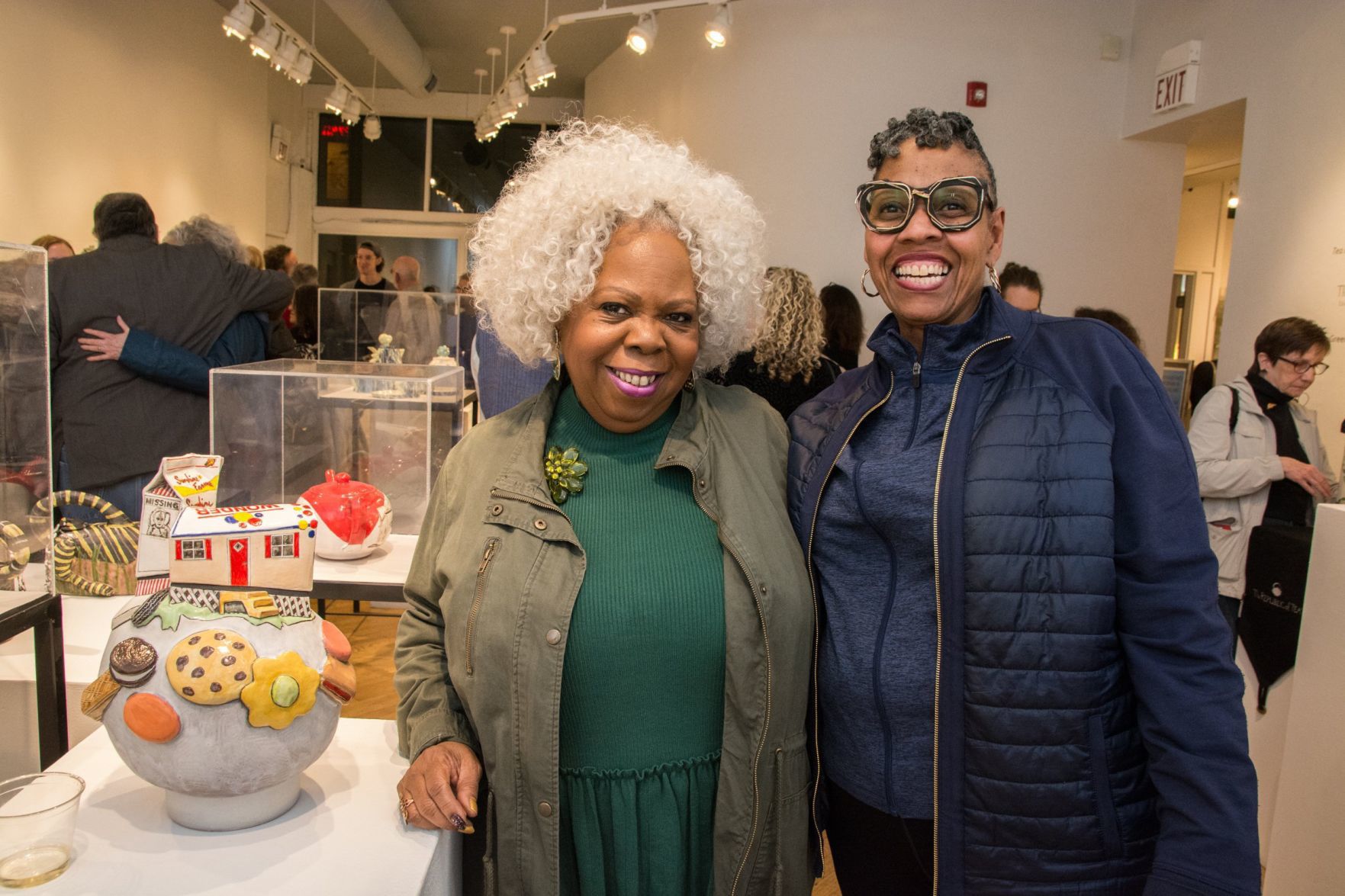 Mae McGilberry, Joyce Carter